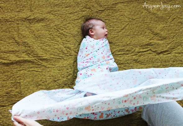 How to swaddle your baby in a way that protects their neck at the same time-ingenious! @aspenjay.com