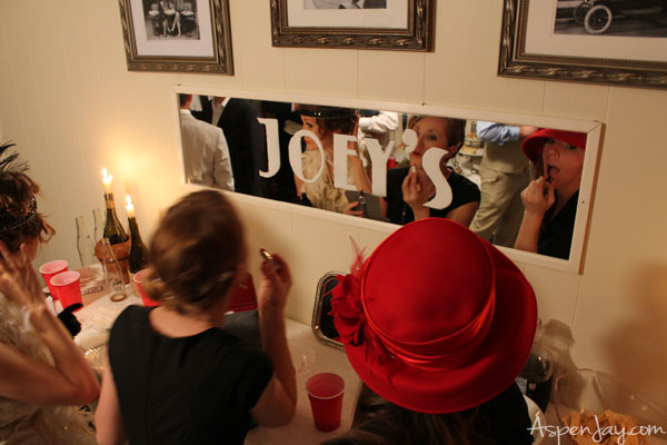 Great ideas for a 1920's Murder Mystery party!