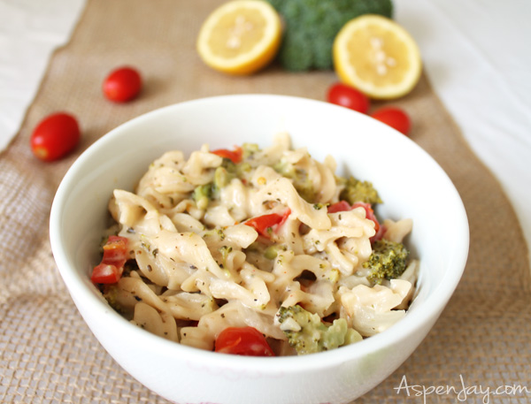 One pot broccoli tomato pasta (GLUTEN FREE)- quick and simple to make. My sister loves this dish!