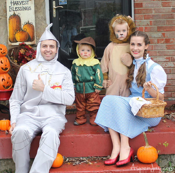 cute wizard of oz family for Halloween