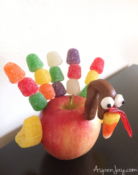 An Apple Turkey craft! What a great idea for a Thanksgiving craft! I am going to have the kids makes these this year! Pinned! 