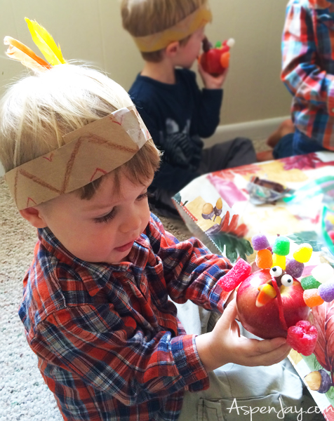 Apple Turkey Craft! What a great idea for a Thanksgiving craft! I am going to have the kids makes these this year! Pinned! 