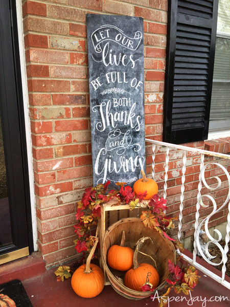 How to throw a Preschool Thanksgiving Party. She outlines everything she did and provides free resources and tutorials. What a fun idea! I want to throw such an activity next year! Pinning for later!