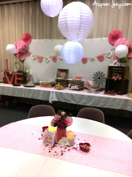 Great idea for throwing a Couples Valentine Party!!! This would be so much fun! Definitely need to plan one for next year. Love the photo booth (and the GIANT heart!!!) and the rustic valentine feel. Definitely need to PIN!