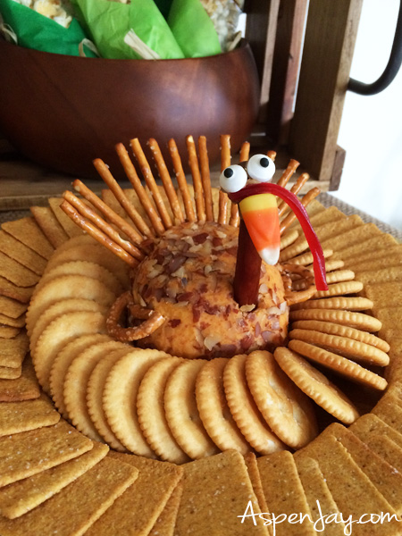 un Thanksgiving Food Ideas for preschool party! Throwing a little thanksgiving themed party for the kids would be so cute! Lots of great ideas, complete with all the recipes! PINNED!!!