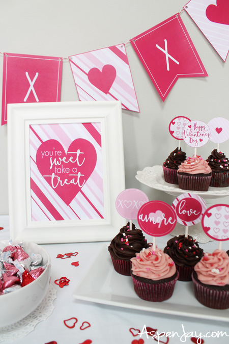 Super Sweet Valentine Cupcake Toppers - FREE download!!! She also has a slew of other {FREE} matching Valentine's decor. LOVE THIS!!!!