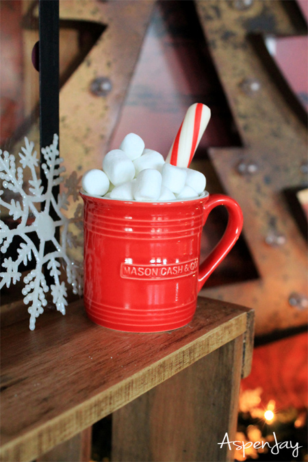 How to throw the perfect hot chocolate bar party + free cocoa bar printables! Such a fun idea for the holidays! 