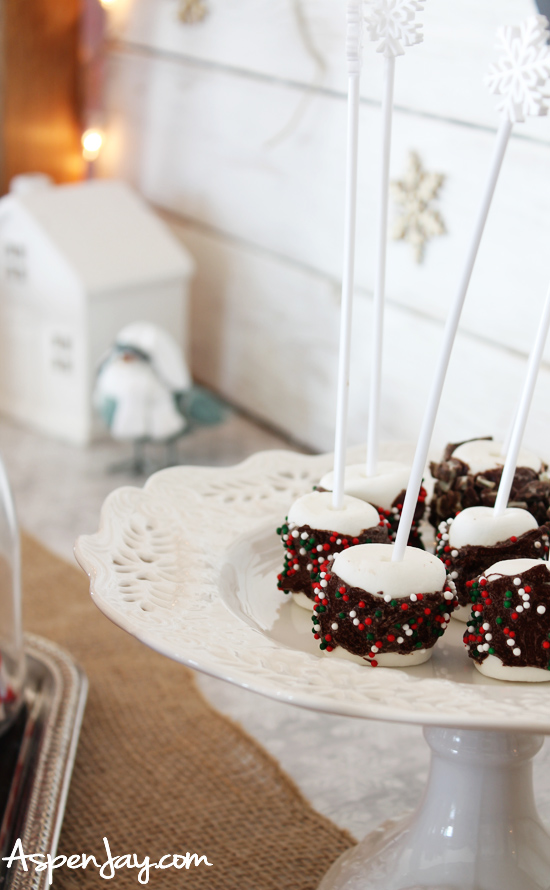 Love all the decor of this hot cocoa bar. This would be perfect for any winter themed party! It's full of great ideas and comes with free printables! Definitely going to try this this year!