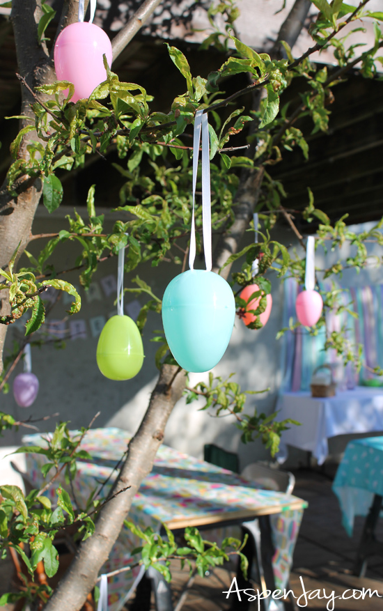 How to host an Epic Easter Egg Hunt and Breakfast. LOVE these ideas! And she includes free printables! It makes throwing the party so much easier! #easteregghunt #easterbreakfast #egghuntideas
