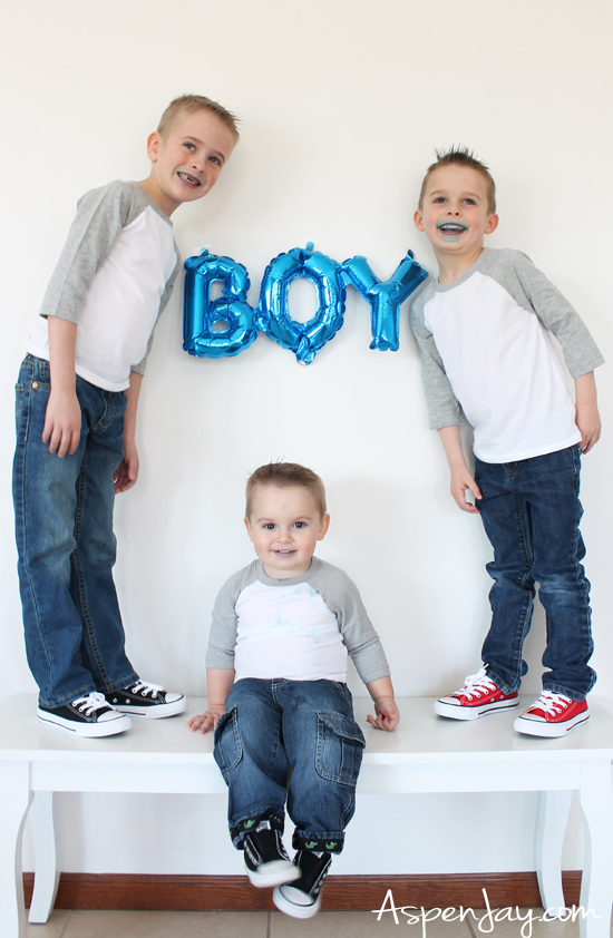Announcing to everyone whether you are having a boy or girl involving the entire family! Love these ideas!!! #genderreveal #genderrevealideas #babygenderreveal