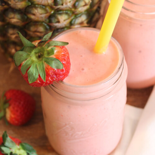 A tasty fruit smoothie that is packed full of protein and void of added sugars. It's so tasty, even your kids will love it! #proteinfruitsmoothie #proteinsmoothie