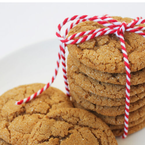 This oh so delicious Gluten Free Ginger Molasses Cookie Recipe will become your favorite ginger cookie of all time! #glutenfreecookies #gingermolassescookies