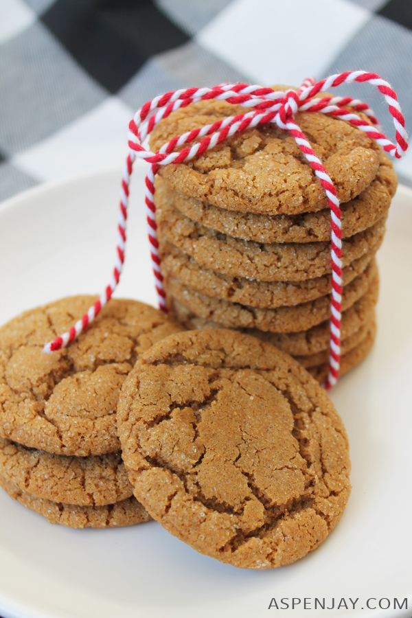 This oh so delicious Gluten-Free Ginger Molasses Cookie Recipe will become your favorite ginger cookie of all time! #glutenfreecookies #gingermolassescookies