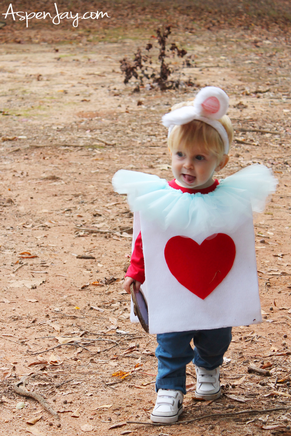 DIY White Rabbit Costume from Alice in Wonderland that is super cute and budget friendly