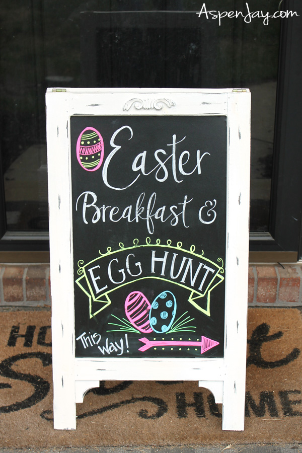 Easter chalkboard sign. These 16 tips are guaranteed to help you host an EPIC hunt that everyone will be sure to enjoy! #easteregghunt #egghunt