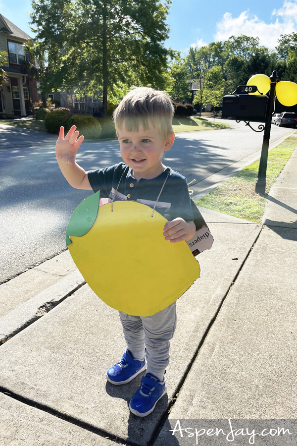 Getting people's attention. These 7 lucrative lemonade stand ideas will help you have lots of success and loads of fun. Free printables included to help you get started!