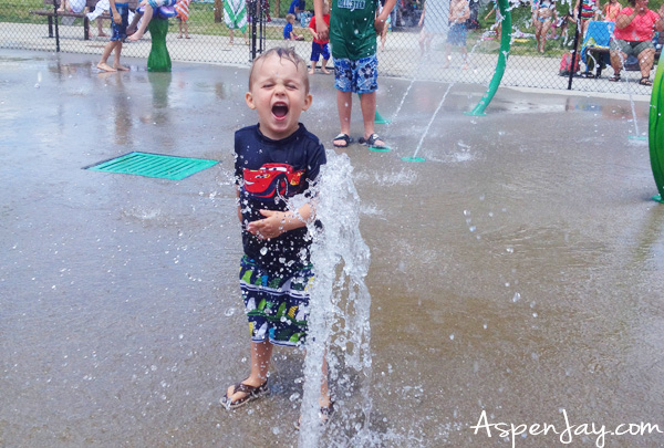 Looking to plan an EPIC summer? Create a summer bucket list - free printable included plus 99+ ideas to add to your list! A splash pad is a must!