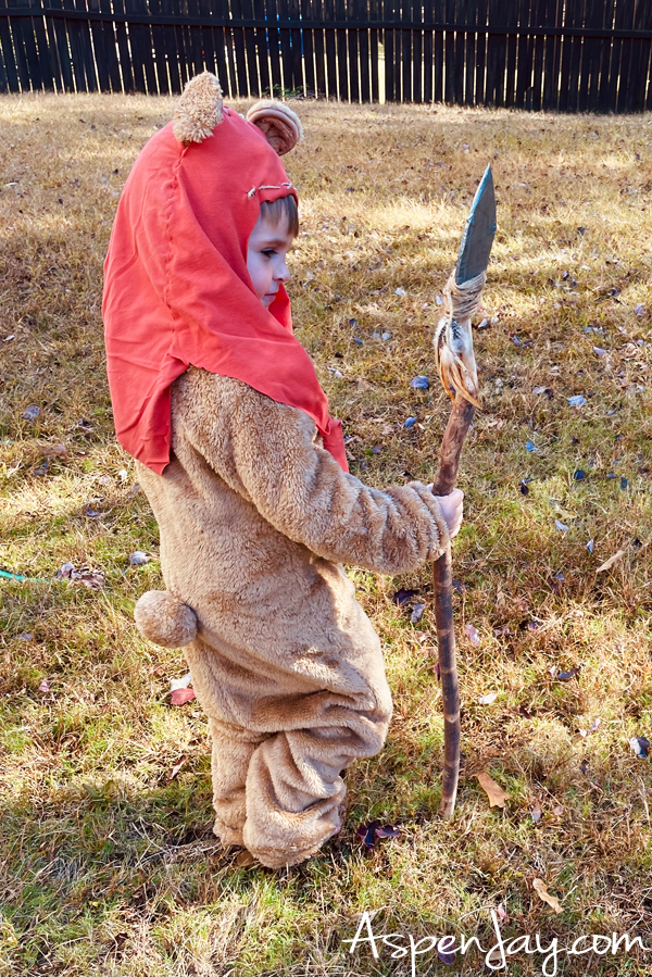DIY Ewok costume. Need epic costumes ideas this Halloween? You don't need to travel to a galaxy far, far away for authentic Star Wars family costumes! 