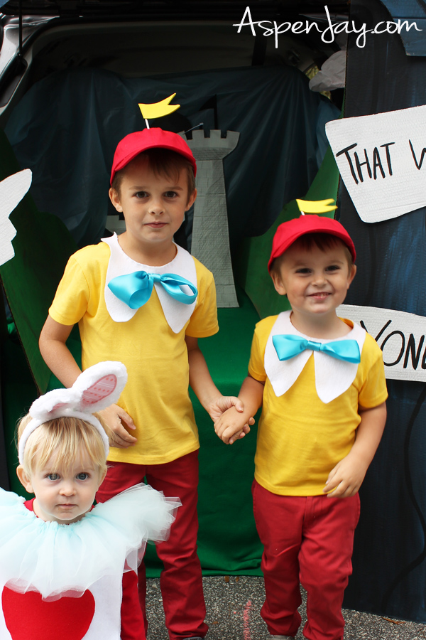 Easy and budget friendly Tweetle Dee and Tweetle Dum DIY Costumes from Alice in Wonderland.