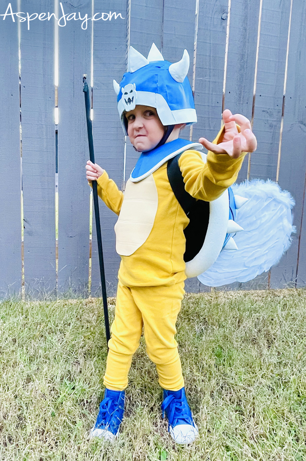 DIY Super Mario Brothers Family costumes! Koopa General Costume for kids that is EPIC! She made the helmet, breast plate, and shell from foam! Super cute! 