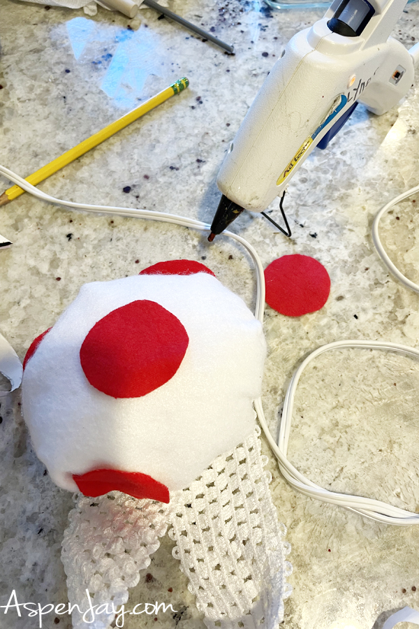 Learn how to make Toad’s iconic mushroom cap for your little girl’s DIY Super Mario costume! This step-by-step guide shows how to craft a soft, comfortable hat using felt, stuffing, and a crochet headband. Perfect for toddlers and easy to customize with a girly twist. Save this tutorial for Halloween!