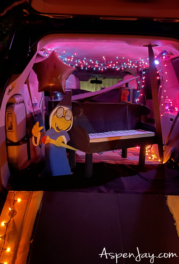 Super Mario Trunk - inside Bowser's castle complete with baby grand piano, Kamek, Super Star, and a framed picture of Princess Peach.