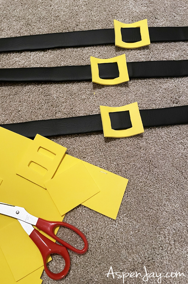 How to make an easy homemade Seven Dwarfs costume belts and yellow foam buckles