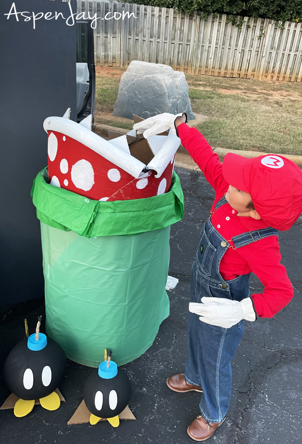 DIY Piranha Plants for Super Mario Trunk for Halloween! Includes DIY Super Mario Bros themed family costumes as well!