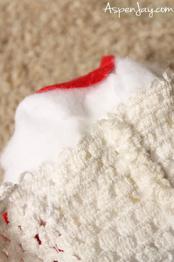 Learn how to make Toad’s iconic mushroom cap for your little girl’s DIY Super Mario costume! This step-by-step guide shows how to craft a soft, comfortable hat using felt, stuffing, and a crochet headband. Perfect for toddlers and easy to customize with a girly twist. Save this tutorial for Halloween!