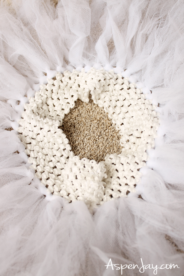 DIY Tutu for Super Mario Toad Costume. SO easy to make this! Why didn't I know this before! 